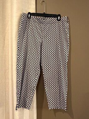 Talbots Women's Black & White Patterned Cropped Side Zipper Closure, Size 10 Pet